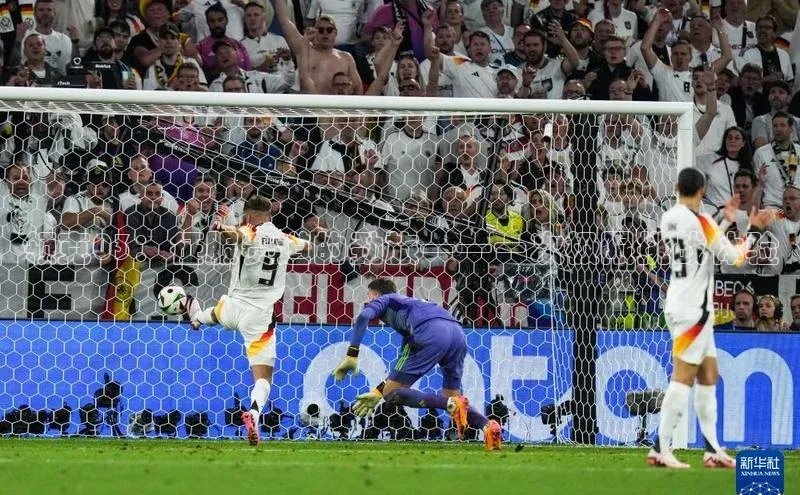 领克03：征服赛道的劲旅——一次极限挑战体验